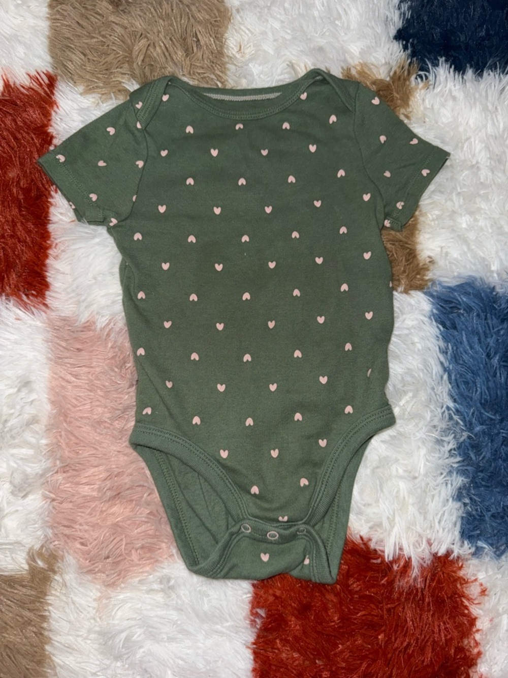 Baby cloud island Olive Short-Sleeve Bodysuit with Pink Heart Print
